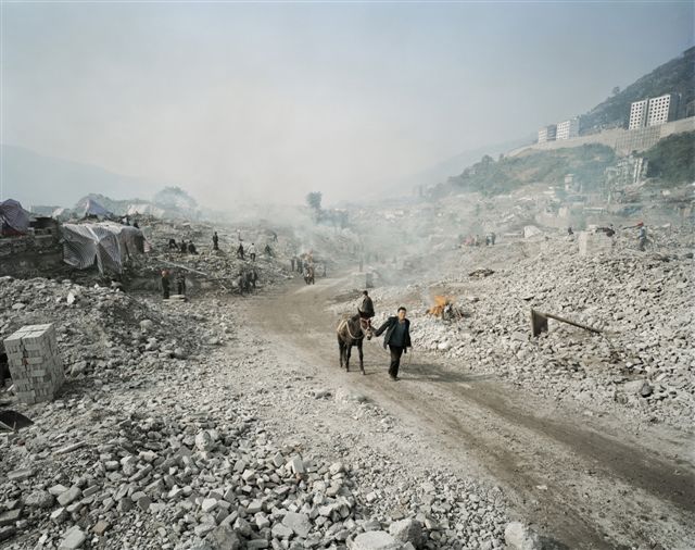 [Burtynsky_8[1].JPG]